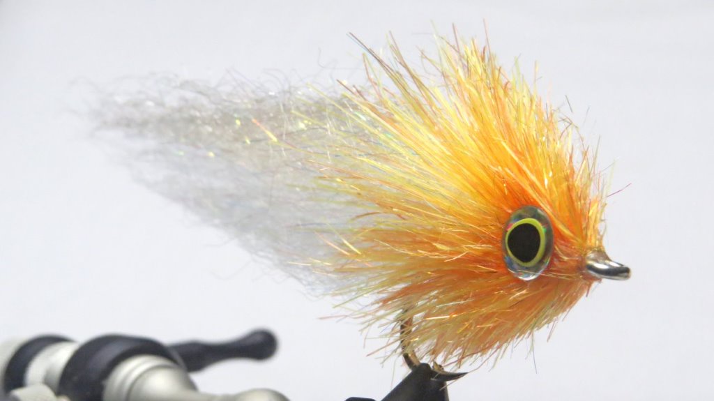 FISHIENT  - JUST ADD H20 - TRANSLUCY FLY BRUSH